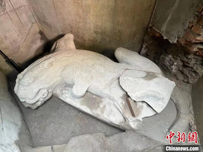 北京正阳桥遗址发掘出土一具镇水兽